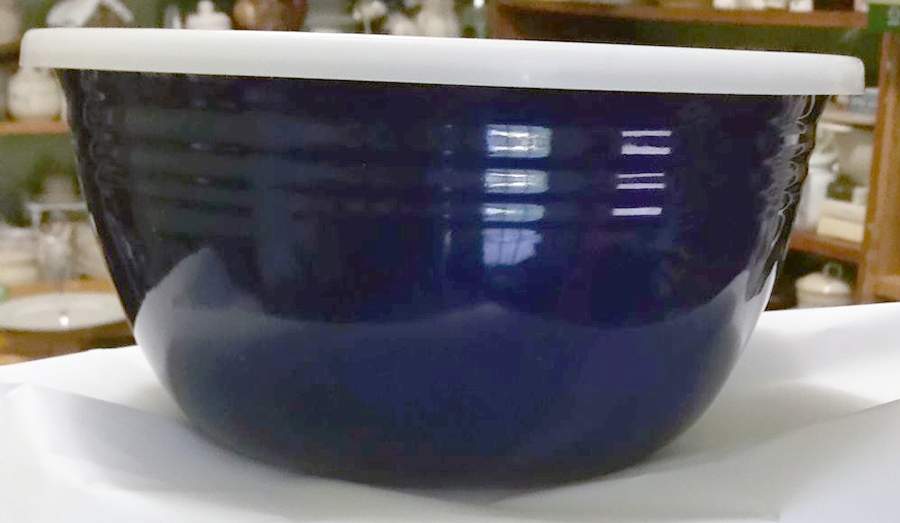 Fiesta Cobalt Blue (Intro 1986) 9" Metal Mixing Bowl & Plastic Lid by Homer Laughlin -1