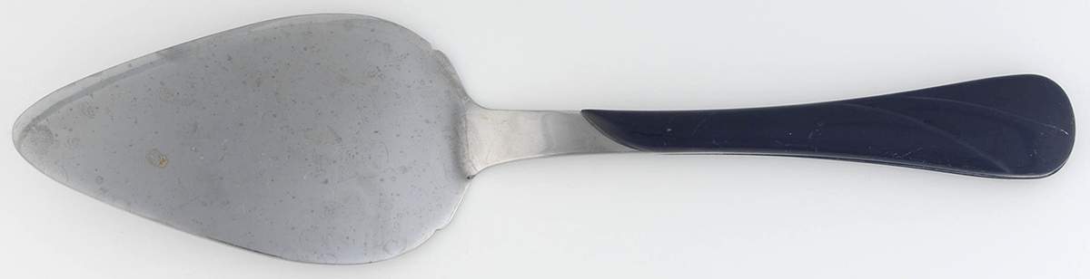 Fiesta Cobalt Blue (Intro 1986) Pie Server with Stainless Blade by Homer Laughlin -1