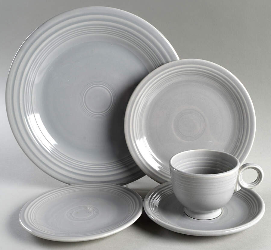 Fiesta Gray (Older) 5 Piece Place Setting by Homer Laughlin -1