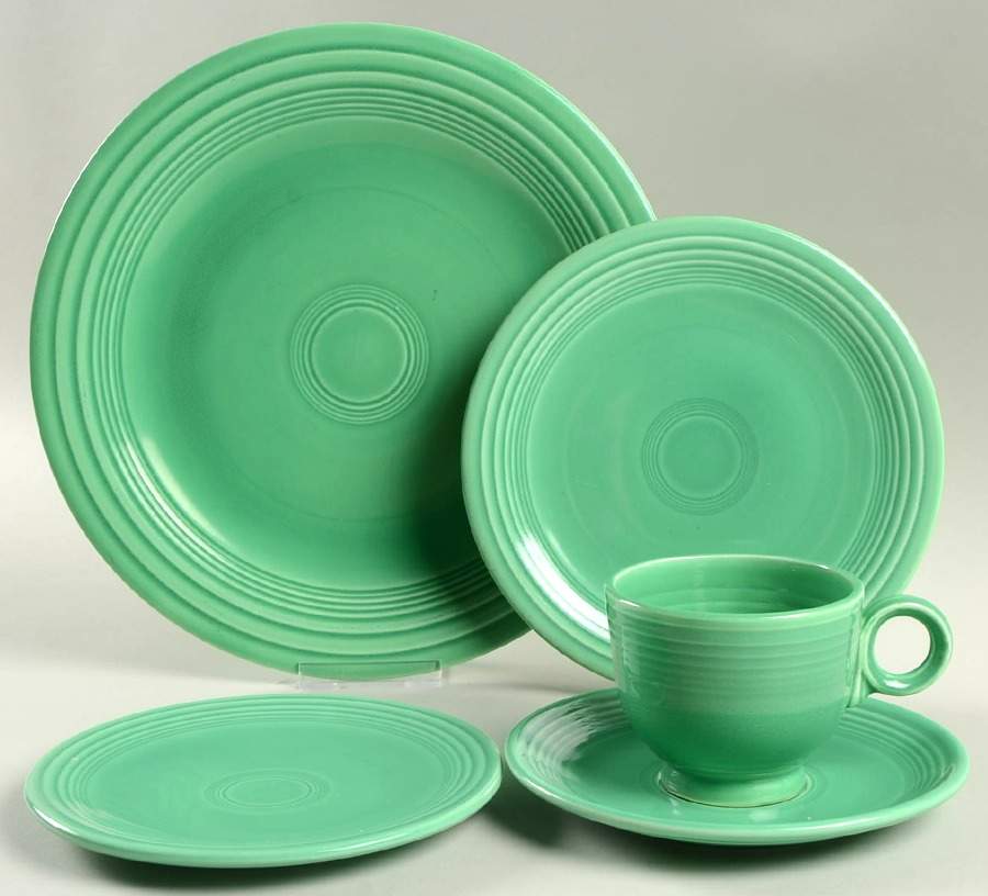 Fiesta Light Green (Older) 5 Piece Place Setting by Homer Laughlin -1