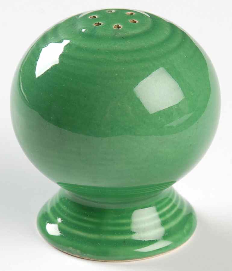 Fiesta Medium Green (Older) Salt Shaker by Homer Laughlin -1