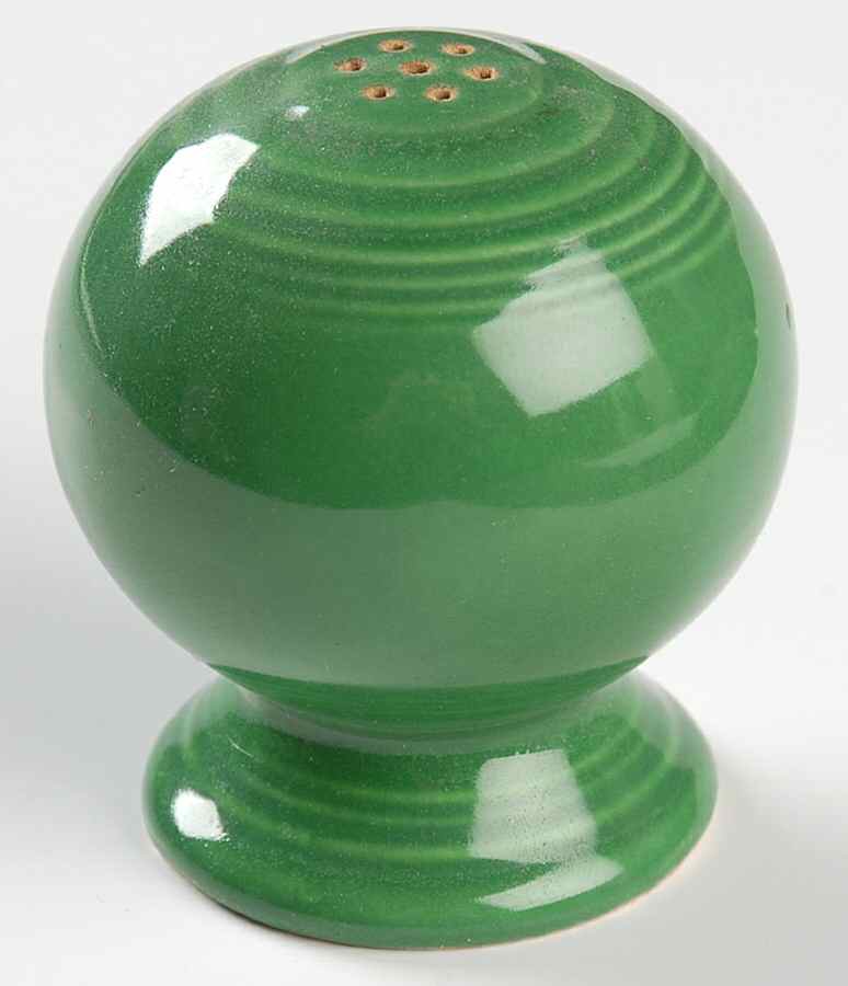 Fiesta Medium Green (Older) Pepper Shaker by Homer Laughlin -1