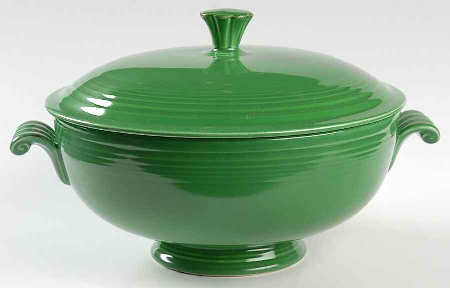Fiesta Medium Green (Older) 1.25 Qt Round Covered Casserole by Homer Laughlin -1