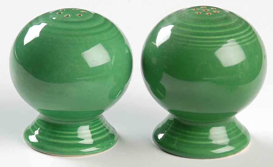 Fiesta Medium Green (Older) Salt & Pepper Set by Homer Laughlin -1