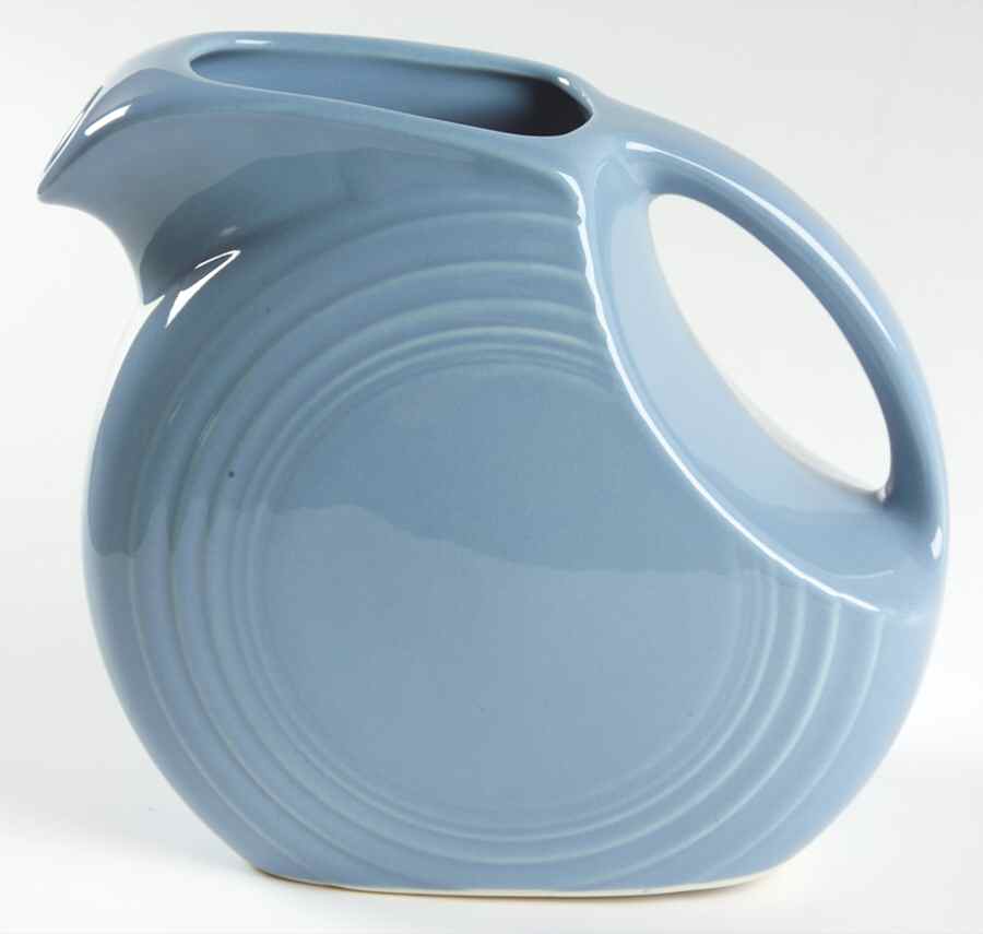 Fiesta Periwinkle Blue (Intro 1989) 32 Oz Pitcher by Homer Laughlin -1