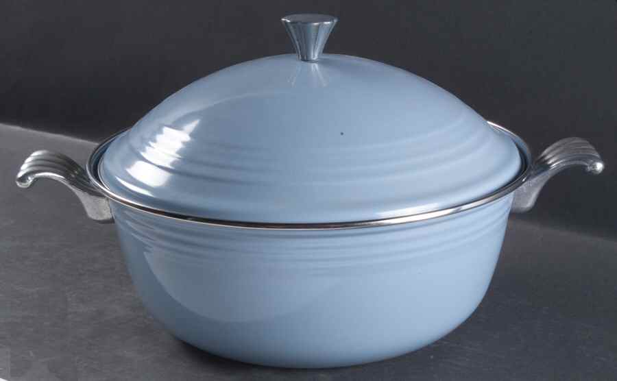 Fiesta Periwinkle Blue (Intro 1989) 5 Quart Metal Covered Casserole by Homer Laughlin -1