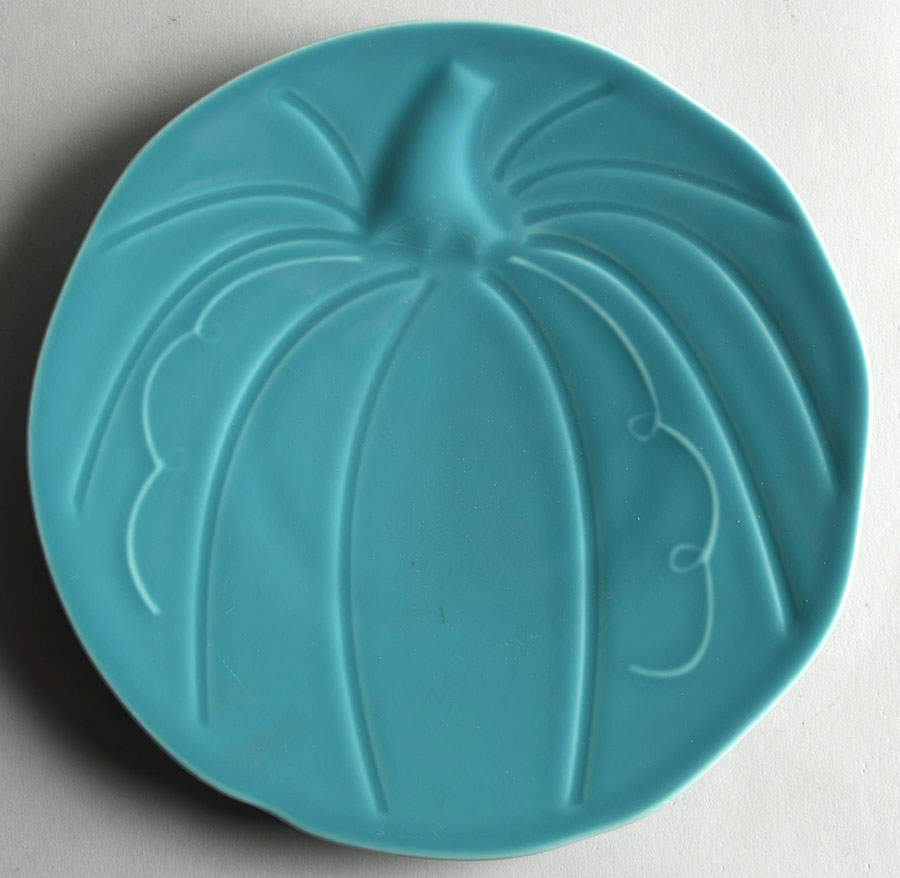 Fiesta Turquoise (Intro 1986) Pumpkin Shaped Plate by Homer Laughlin -1