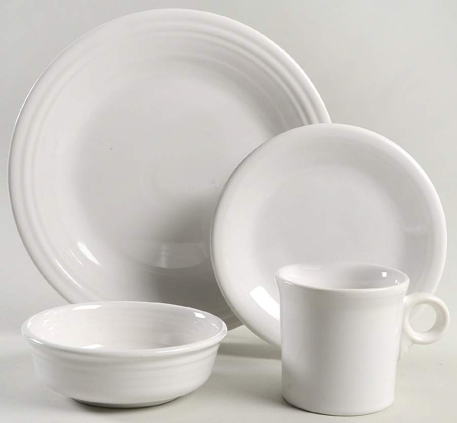 Fiesta White (Intro 1986) 4 Piece Place Setting by Homer Laughlin -1