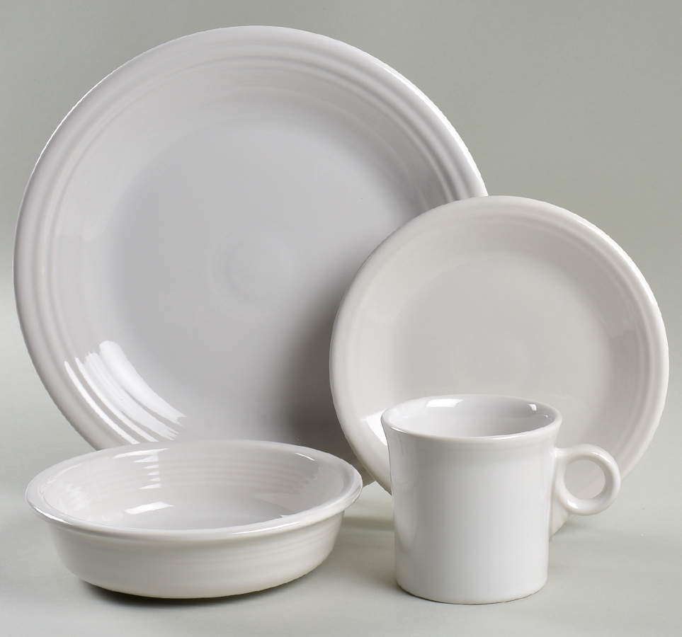 Fiesta White (Intro 1986) 4 Piece Place Setting by Homer Laughlin -1