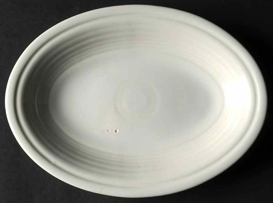 Fiesta White (Intro 1986) Pre-1990 9" Fiesta Oval Platter by Homer Laughlin -1