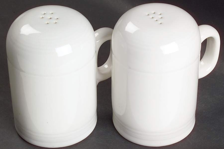 Fiesta White (Intro 1986) Stove Top Salt & Pepper Set by Homer Laughlin -1