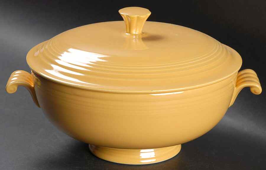 Fiesta Yellow (Older) 1.25 Qt Round Covered Casserole by Homer Laughlin -1
