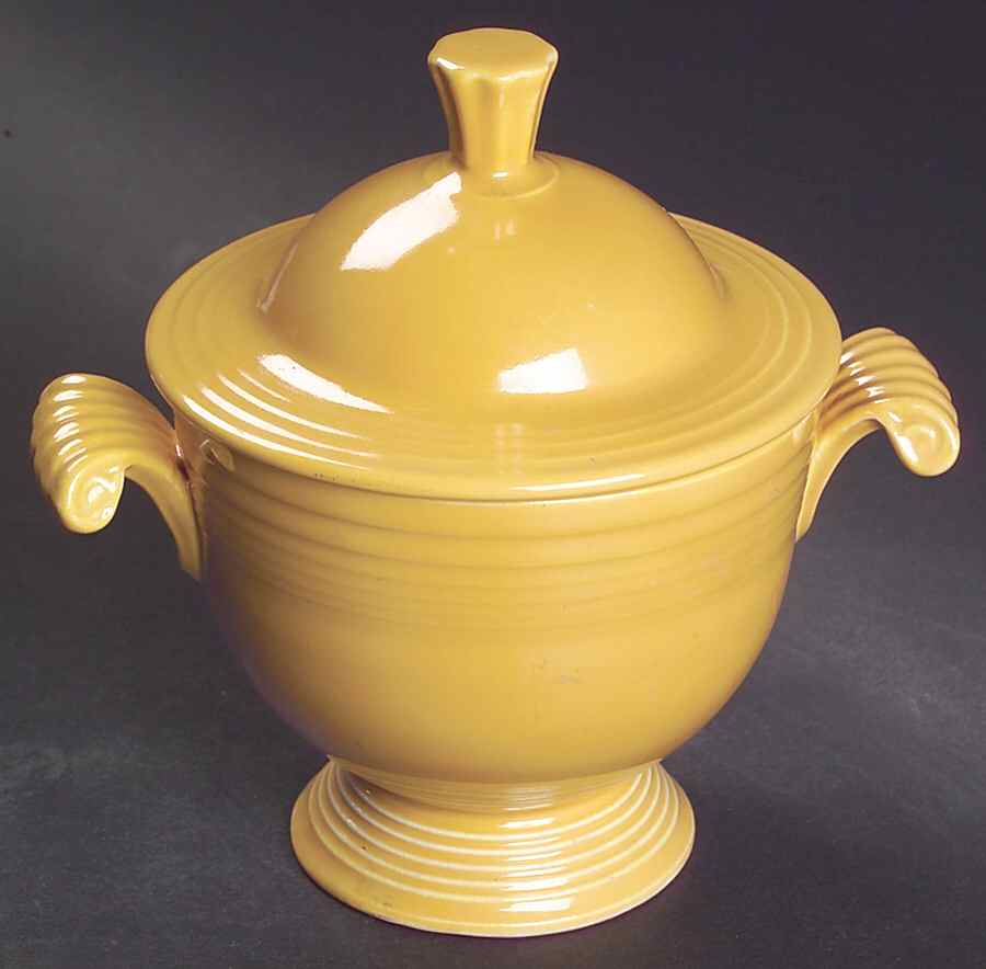Fiesta Yellow (Older) Sugar Bowl & Lid by Homer Laughlin -1