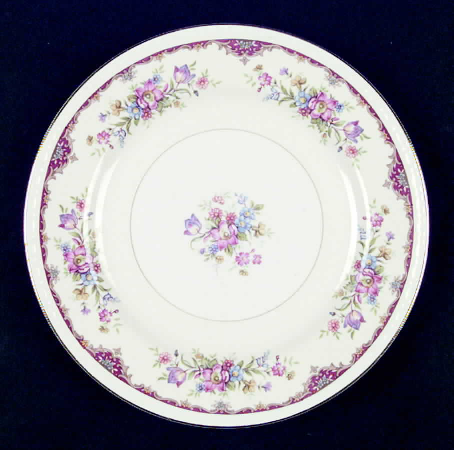 G3320 Luncheon Plate by Homer Laughlin -1