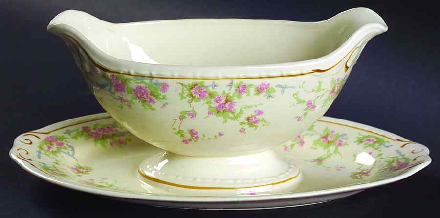 G3327 Gravy Boat with Attached Underplate by Homer Laughlin -1