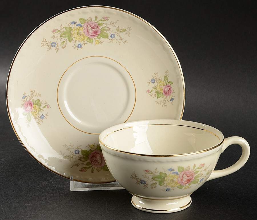 G3351-G3444 Footed Cup & Saucer Set by Homer Laughlin -1