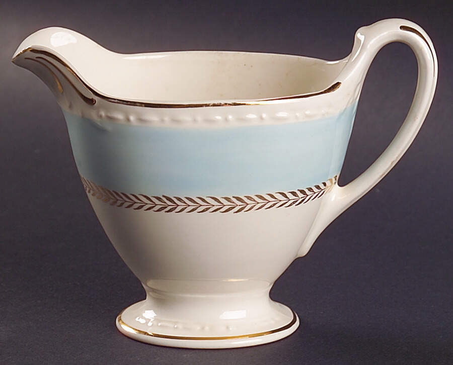 G3353 Creamer by Homer Laughlin -1
