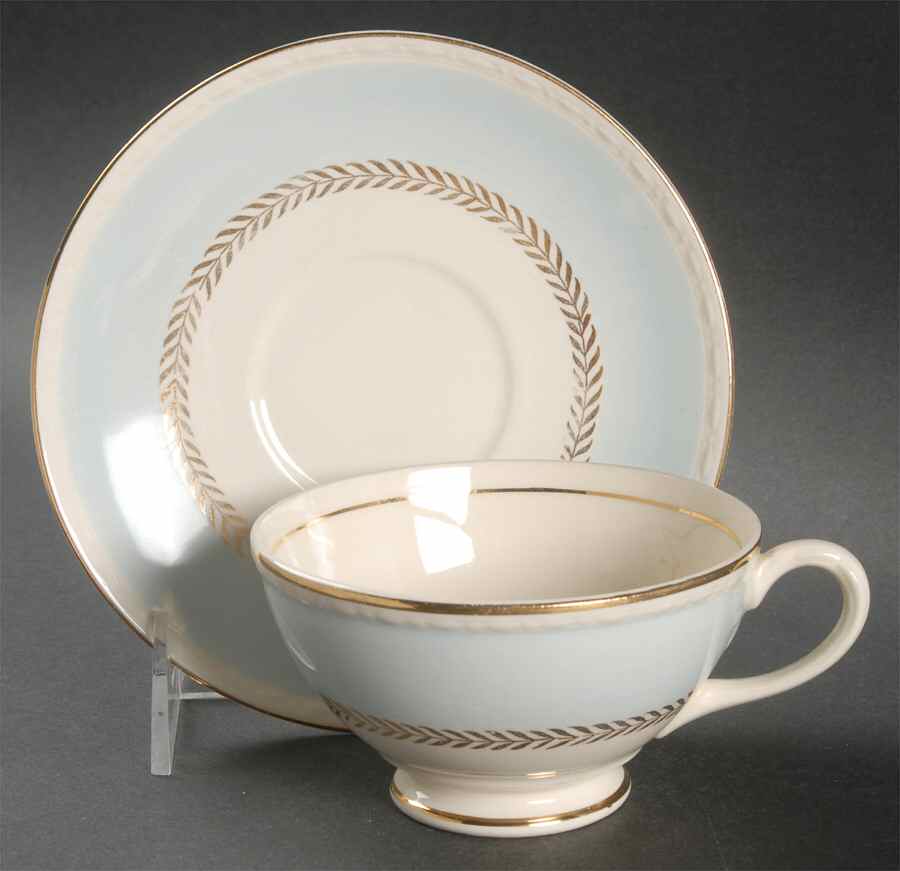 G3353 Footed Cup & Saucer Set by Homer Laughlin -1