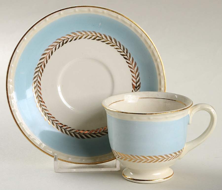 G3353 Footed Demitasse Cup & Saucer Set by Homer Laughlin -1