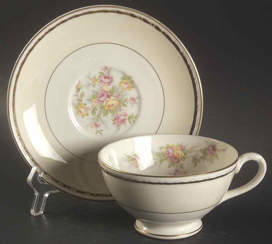 G3356 Footed Cup & Saucer Set by Homer Laughlin -1