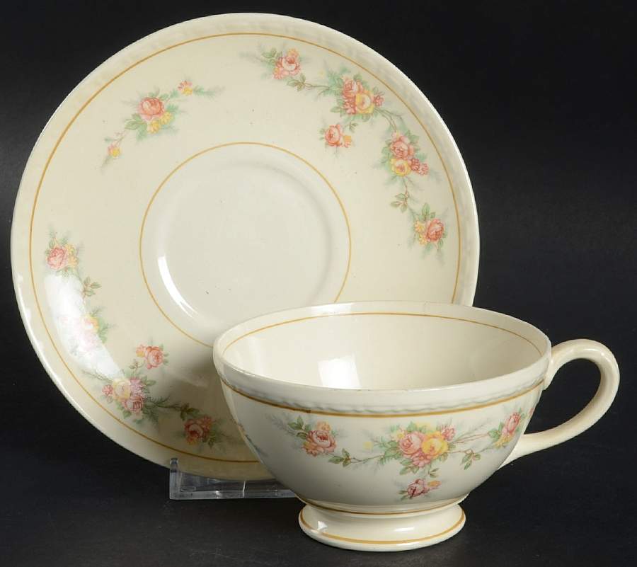 G3370 Footed Cup & Saucer Set by Homer Laughlin -1