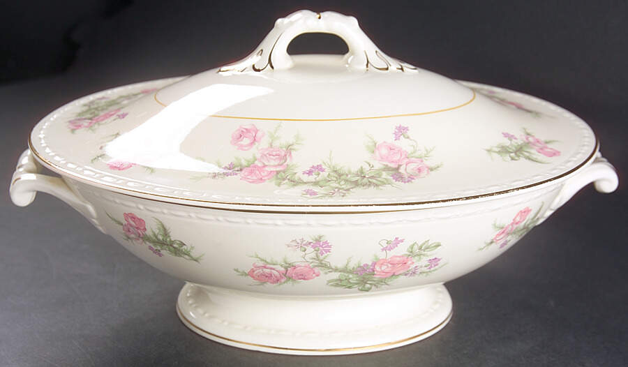 Heather Rose (Eggshell Georgian) Oval Covered Vegetable by Homer Laughlin -1