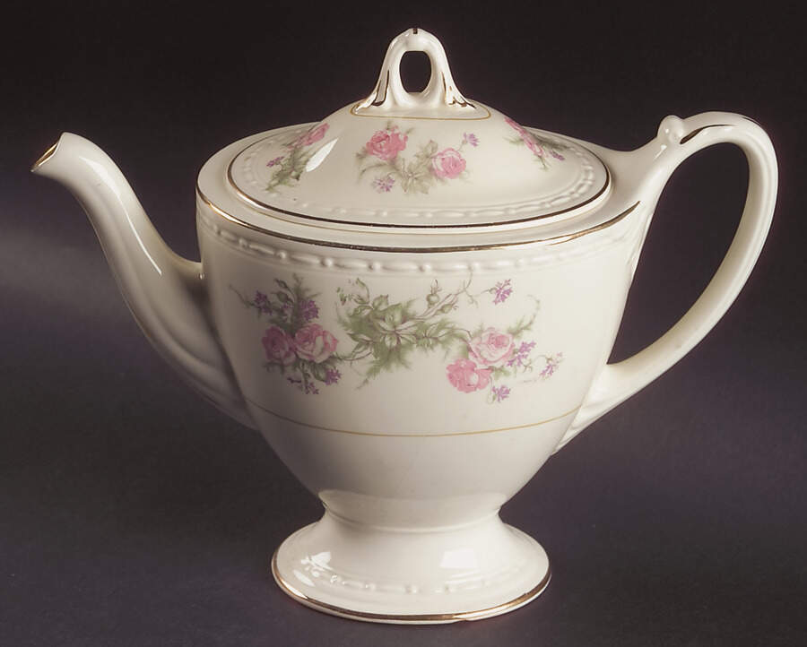 Heather Rose (Eggshell Georgian) Teapot & Lid by Homer Laughlin -1