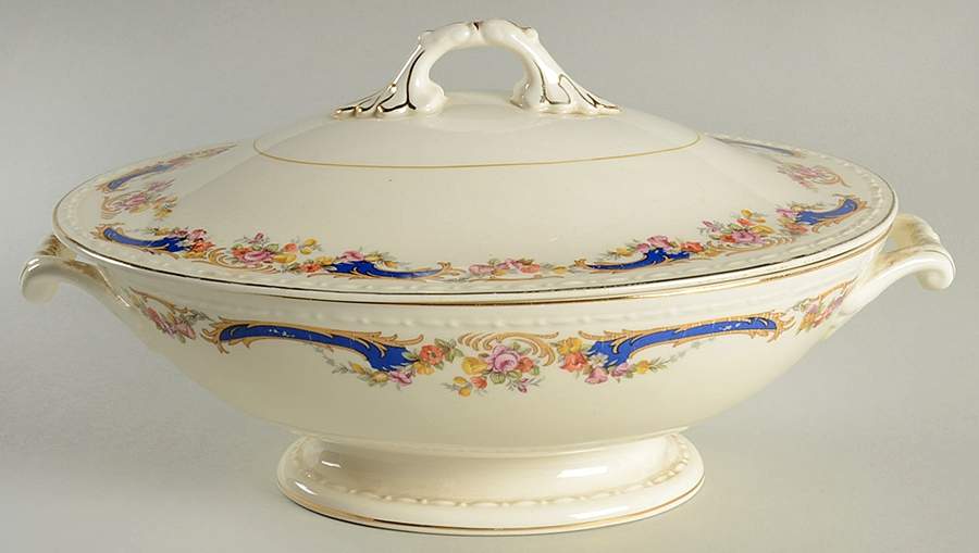 G3384 Oval Covered Vegetable by Homer Laughlin -1