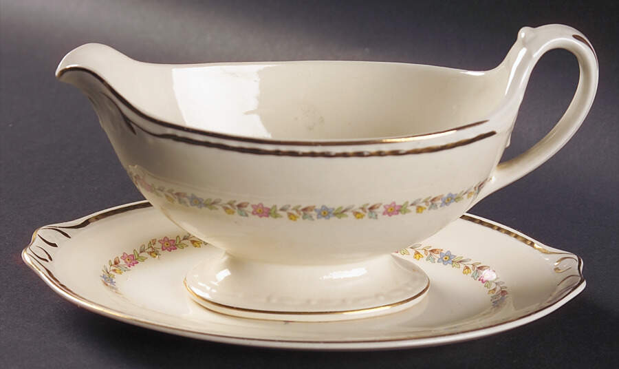 G3388 Gravy Boat & Underplate/Relish by Homer Laughlin -1
