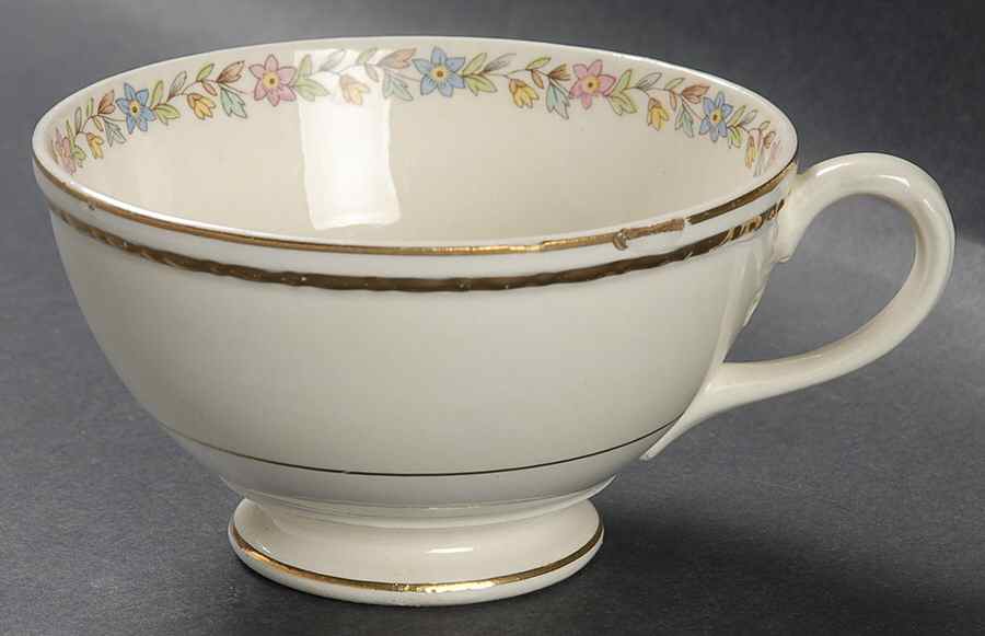 G3388 Footed Cup by Homer Laughlin -1