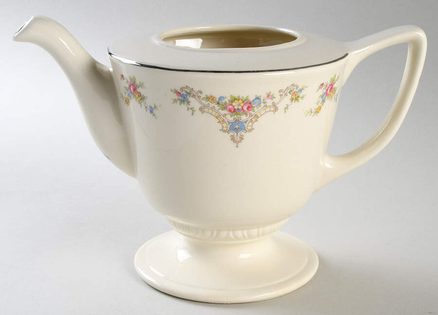 Wedgwood Teapot No Lid by Homer Laughlin -1