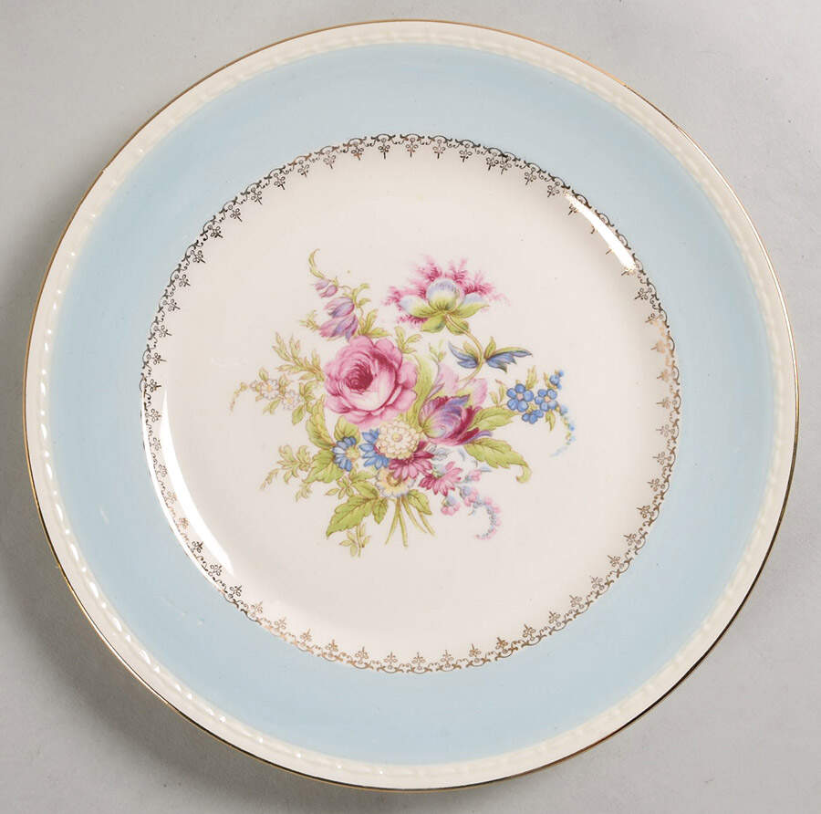 G3439 Luncheon Plate by Homer Laughlin -1