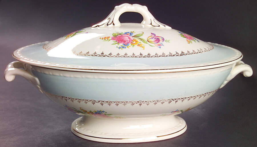 G3439 Oval Covered Vegetable by Homer Laughlin -1