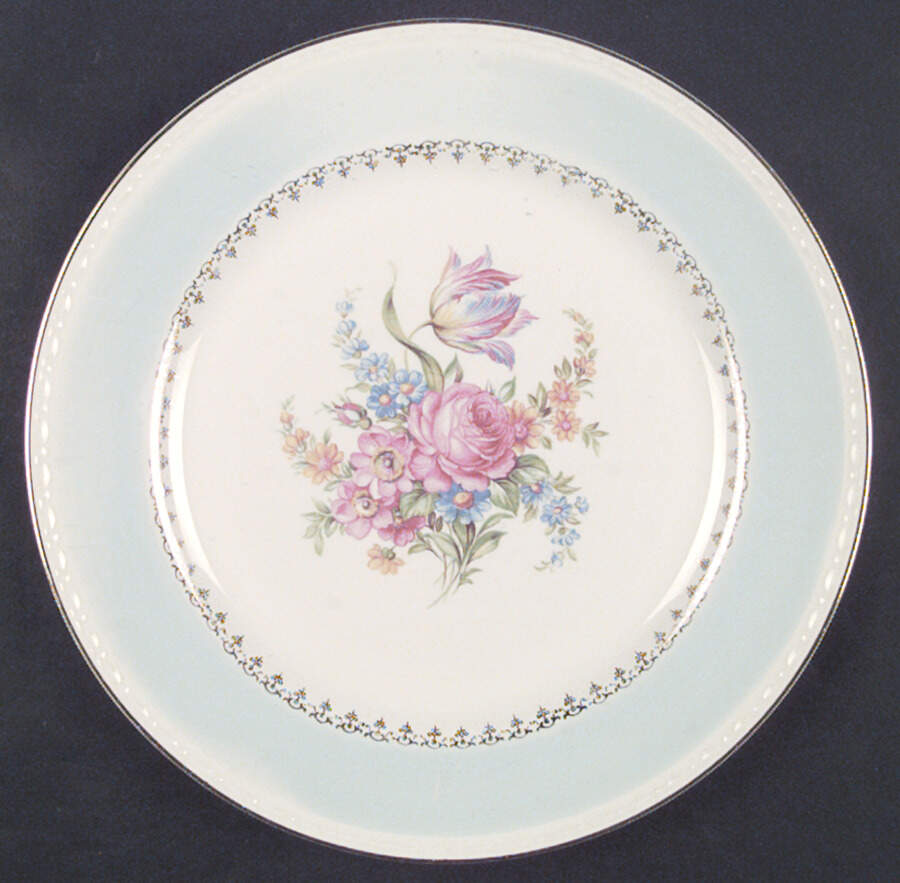 G3439 Dinner Plate by Homer Laughlin -1