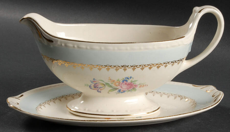 G3439 Gravy Boat & Underplate/Relish by Homer Laughlin -1