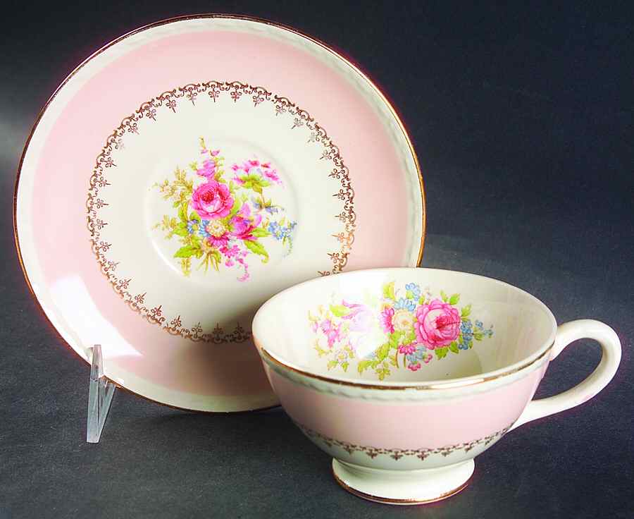 G3467 Footed Cup & Saucer Set by Homer Laughlin -1