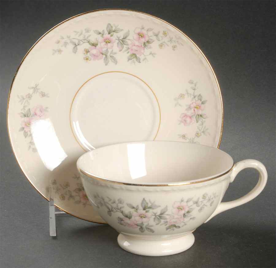 G3516 Footed Cup & Saucer Set by Homer Laughlin -1