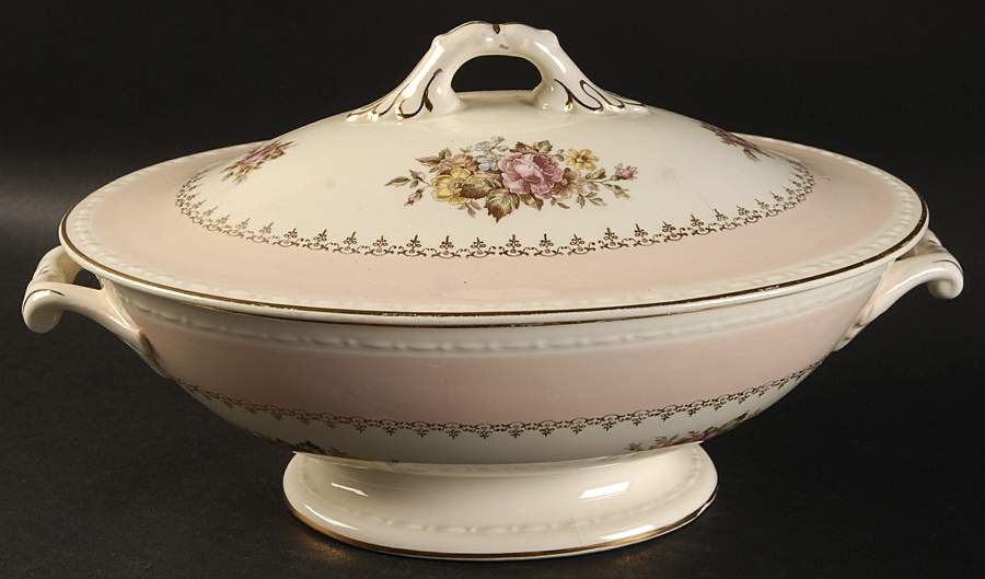 Arcadia Oval Covered Vegetable by Homer Laughlin -1
