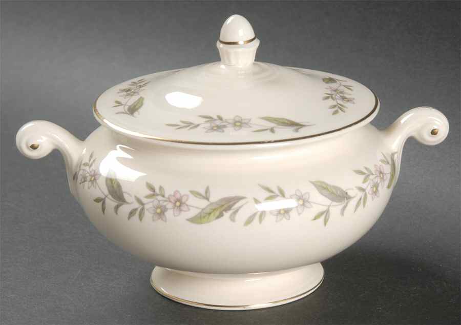 Gardenia Sugar Bowl & Lid by Homer Laughlin -1