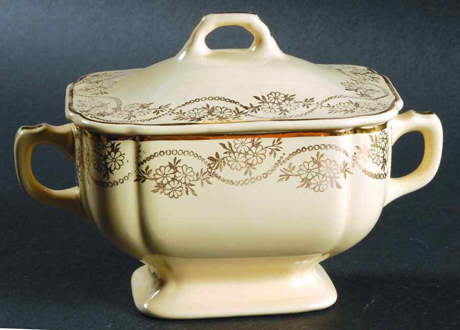 Garland Sugar Bowl & Lid by Homer Laughlin -1