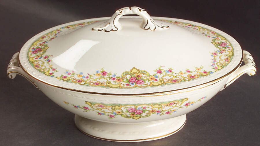 Gobelin Oval Covered Vegetable by Homer Laughlin -1