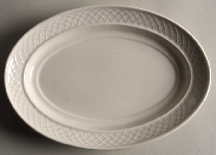 Gothic (Wide Rim) 9" Oval Serving Platter by Homer Laughlin -1