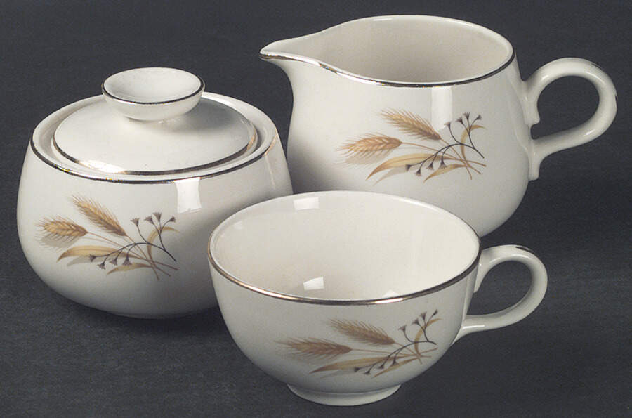 Golden Wheat (Rhythm Shape) Sugar Bowl & Lid by Homer Laughlin -1