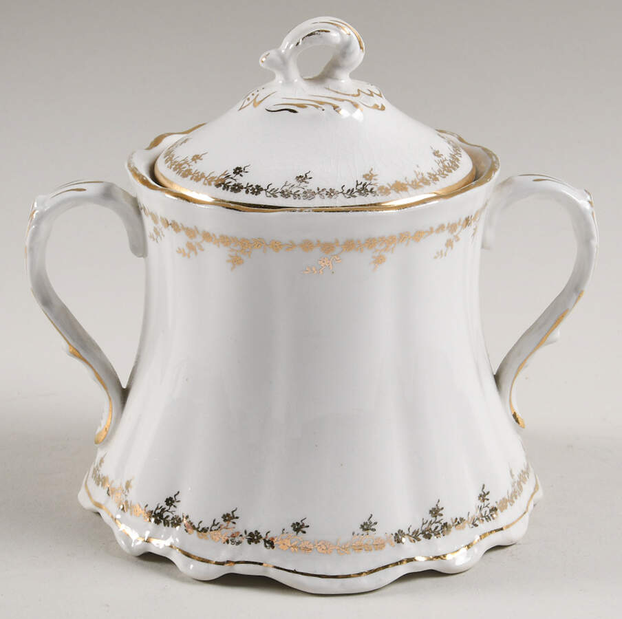 H111 Sugar Bowl & Lid by Homer Laughlin -1