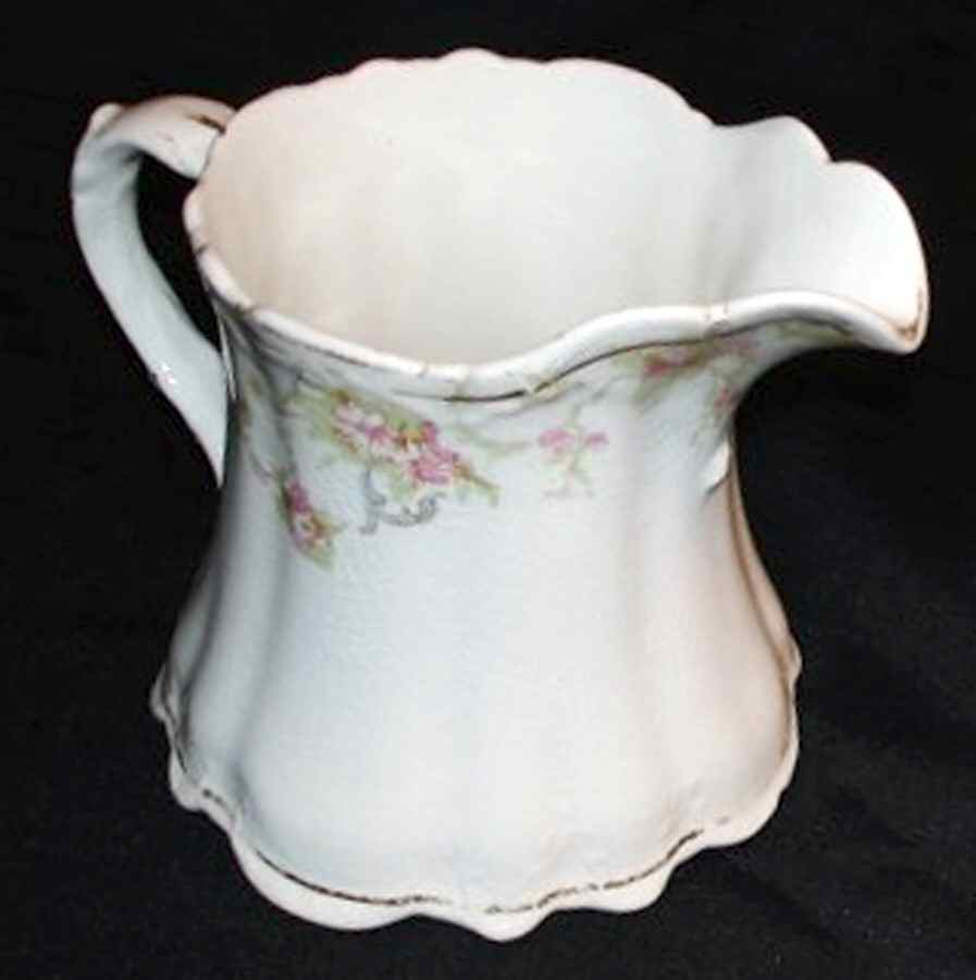 H135 Creamer by Homer Laughlin -1