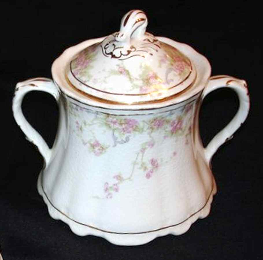 H135 Sugar Bowl & Lid by Homer Laughlin -1
