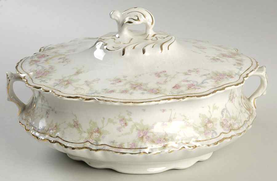 H135 Round Covered Vegetable by Homer Laughlin -1