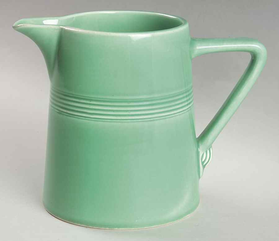 Harlequin Light Green 24 Oz Pitcher by Homer Laughlin -1