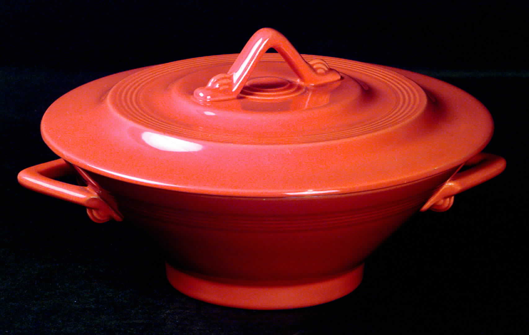 Harlequin Red Round Covered Vegetable by Homer Laughlin -1