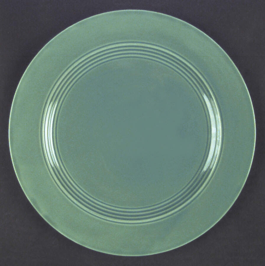 Harlequin Spruce Green Dinner Plate by Homer Laughlin -1